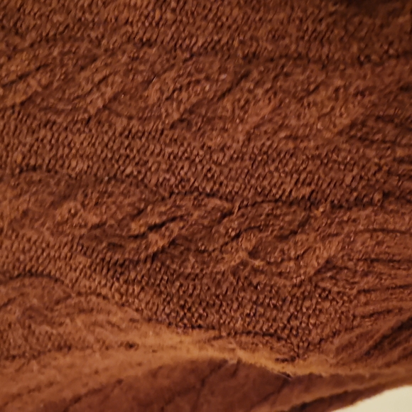 AE High Low Cropped Sweater!! - Picture 4 of 4